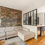 Elegant Cozy For 4